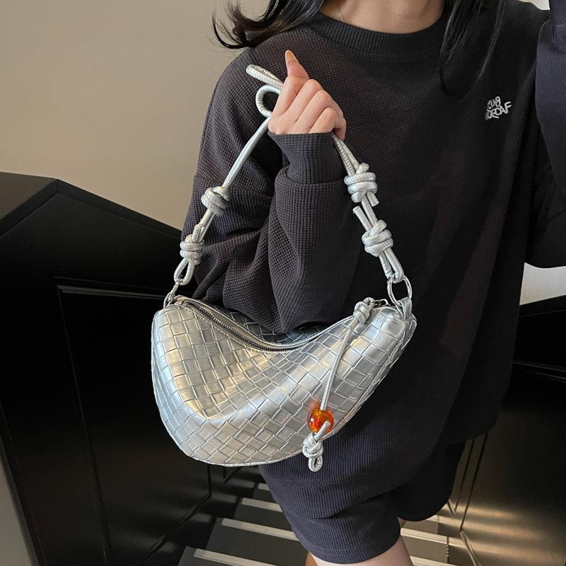 Personalized Woven Bag 2025 New Korean Version of Fashion Niche Shoulder Bag Women's Versatile Sports Messenger Dumpling Bag