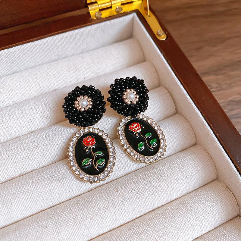 Europäischer und amerikanischer ethnischer Stil, mit Diamanten besetzte Wassertropfen-Quasten-Ohrringe, Steckerohrringe, Damenohrringe, Design-Sinn Nische