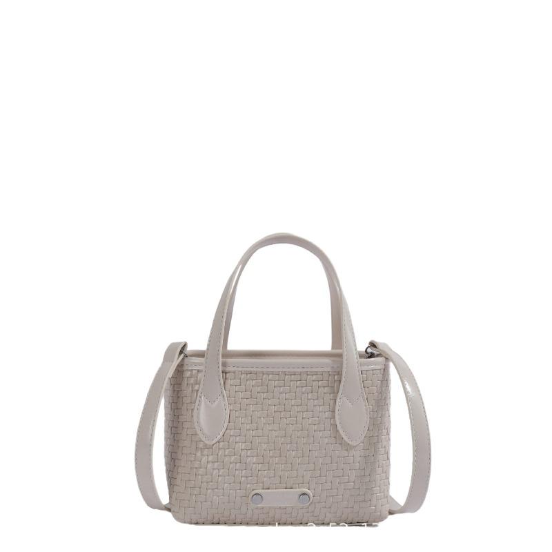 Beach wind portable woven small bag women's new summer shoulder messenger bag vegetable basket bucket straw bag