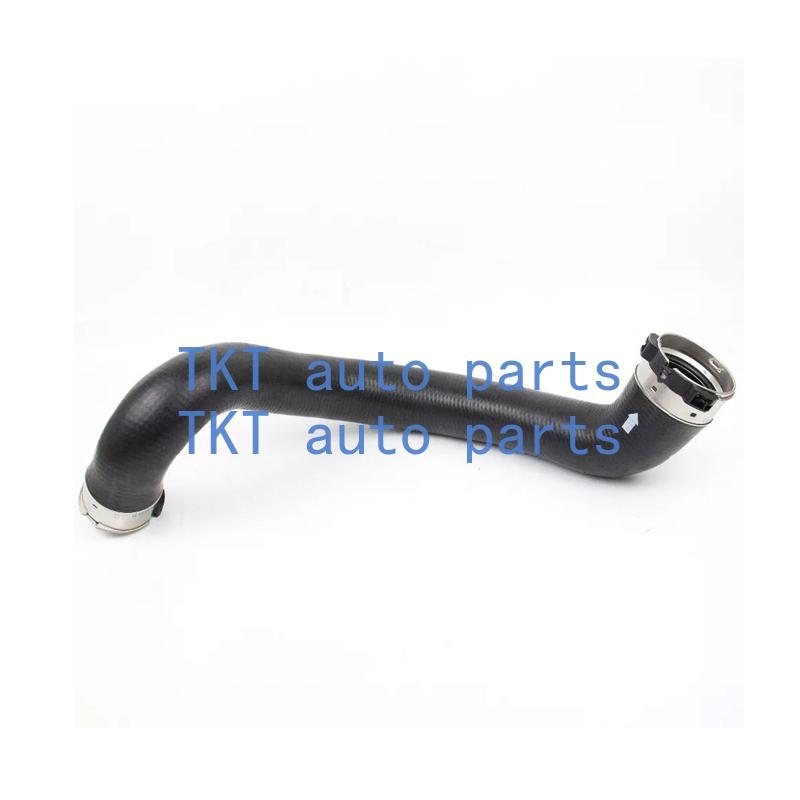 TKT Auto Parts  For A2045282682 A2045282582 C250 C180 E250 E200  On the right side of the charge air hose on the charge air cool A2045282682right