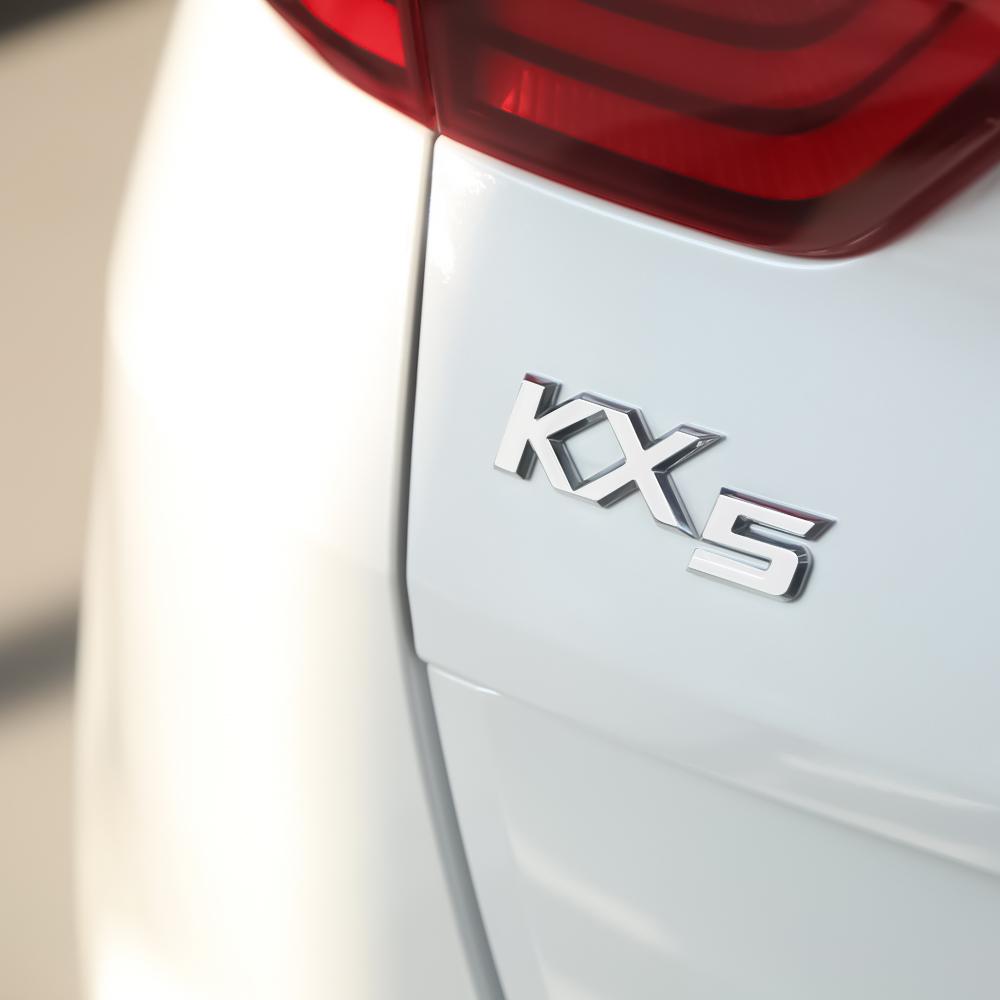 New Auto Exterior K3 K5 K4 KX5 Emblem Fender Rear Trunk Body Badge Sticker For Kia Forte Ceed Cerato RIO 2 3 4 Picanto Sportage HR8
