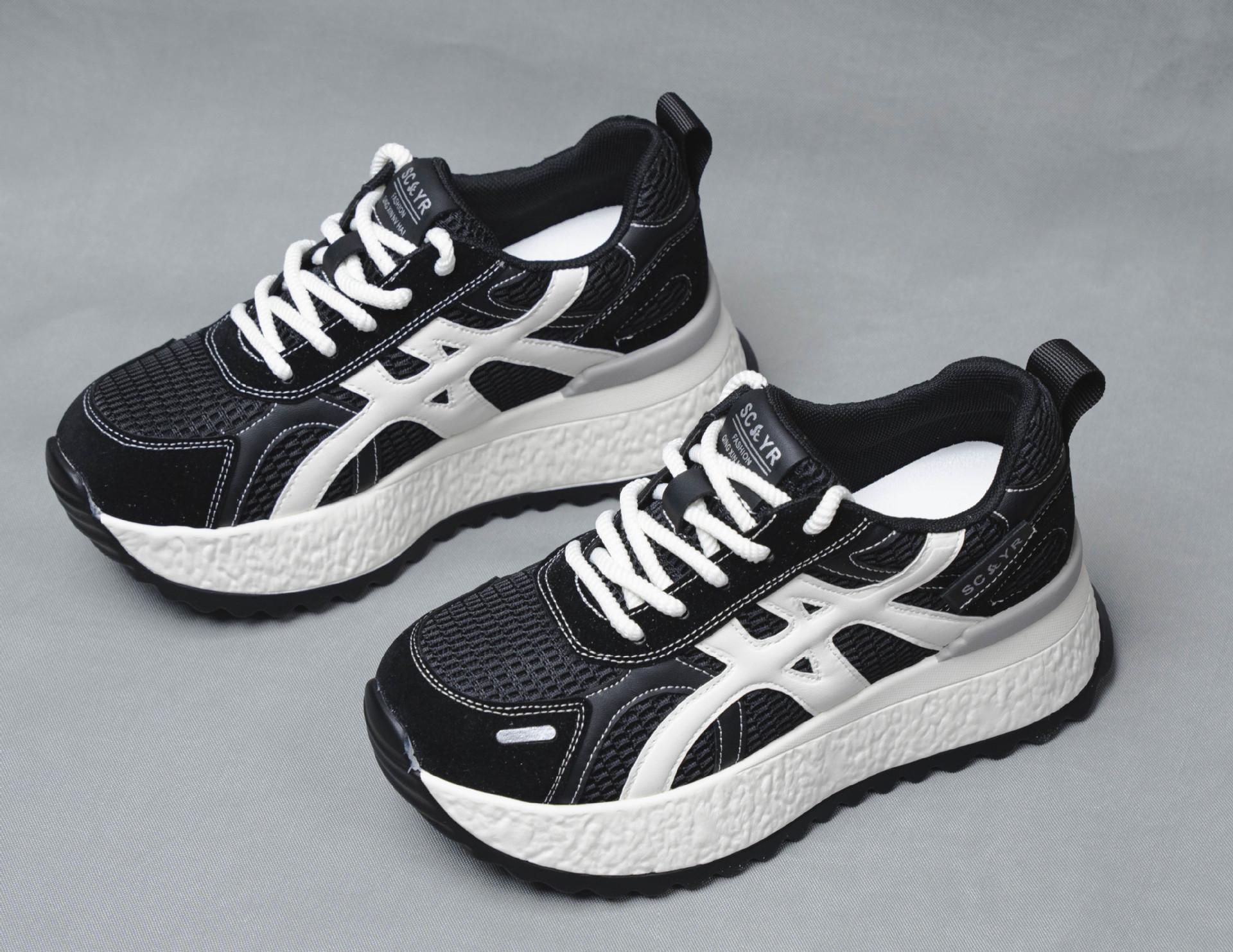 

Толстоподошвенные кроссовки «папины» женские 2025 осень новая легкая роскошь взрыв повседневная мода увеличивающие рост спортивные маленькие белые туфли 40