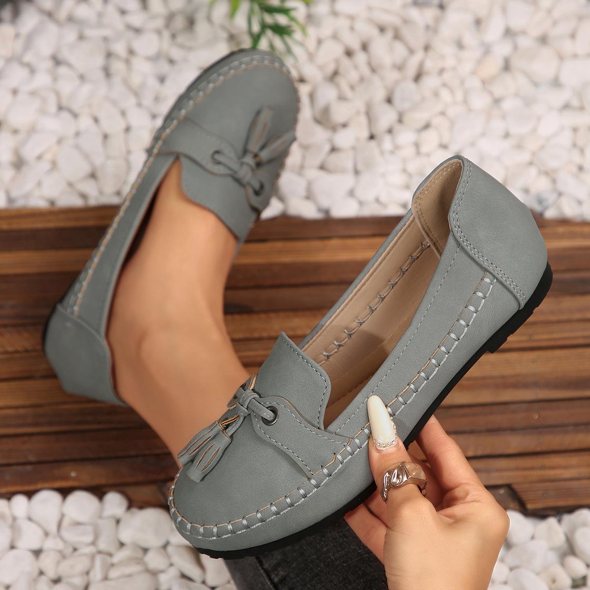 Весенние и осенние женские туфли-бобы с кисточками и плоской подошвой женские мокасины с прошивкой больших размеров 35EUCN36 серый 1980₽