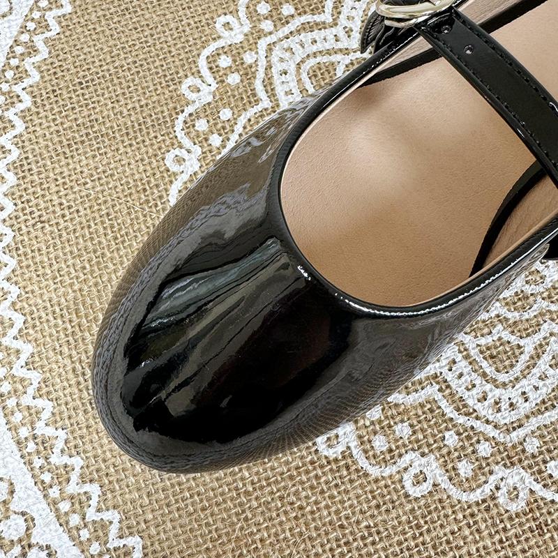 Fashion Flat Shoes Women's Spring Summer Casual Mary Jane Shoes Retro Shallow Round Toe Patent Leather Large Size Women's Shoes 42 43