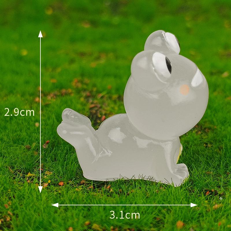 1 шт. Мини Флуоресцентная Маленькая Лягушка Орнамент Миниатюрные Фигурки Крошечная Лягушка Смола Ручная Работа Микро Кукольный домик Декорация