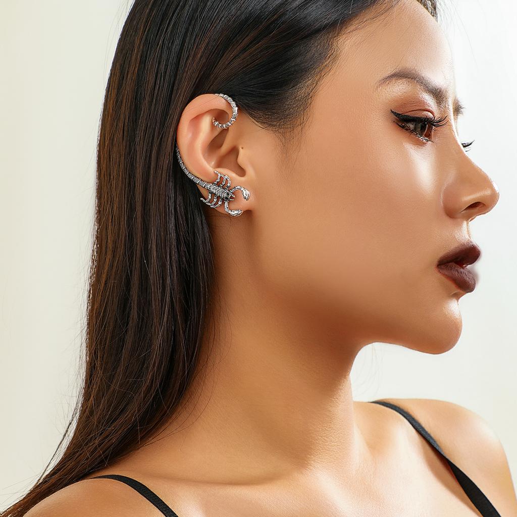Punk Gothic Dark Scorpion Earrings for Women Vintage Insect Centipede Piercing Earrings Halloween Party Ear Decoration Jewelry