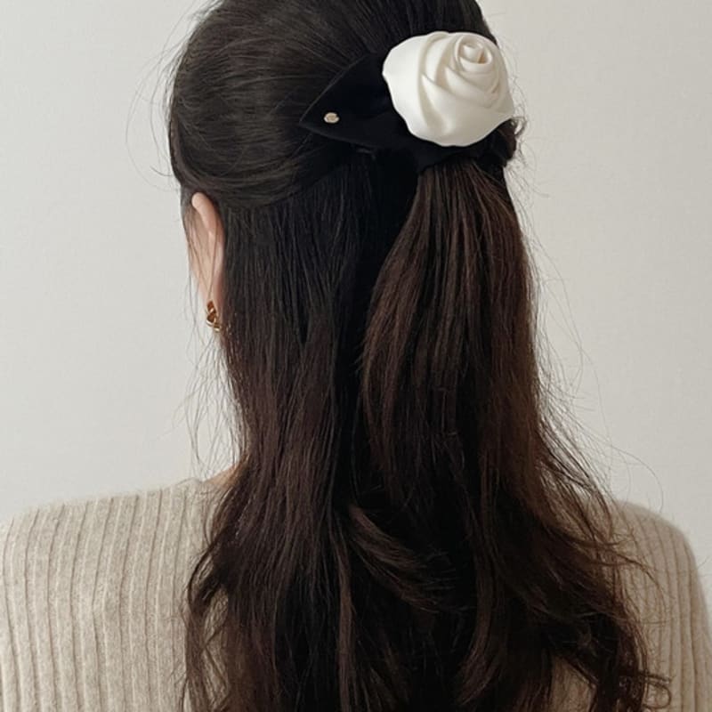 Oar Monotone Rose Hair Scrunchie