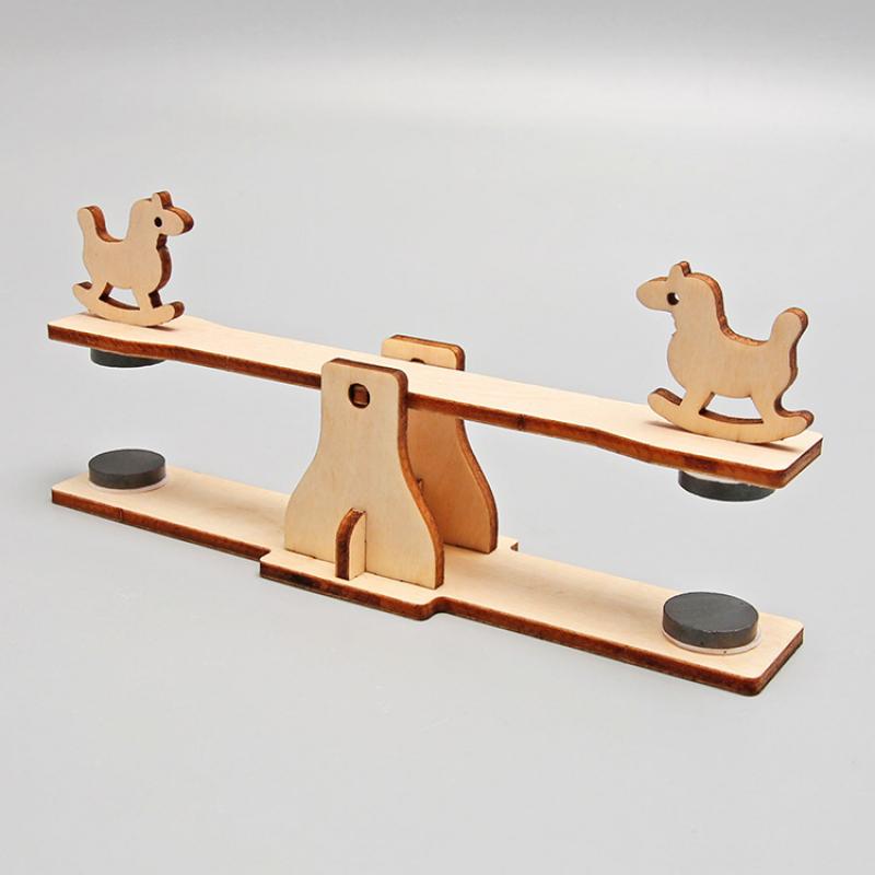 DIY-Technologie Kleine Produktion Kinderspielzeug Magnetische Wippe Schüler Wissenschaftliches Experiment Populäres Wissenschaftliches Materialpaket