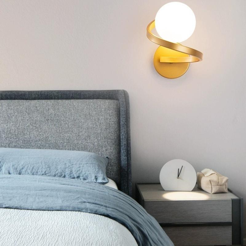 

French Nordic LED Wall Lamp Modern Cream Style Minimalist Creative Wall Light for Bedroom Hotel Aisle Corridor Bedside Lighting золотий