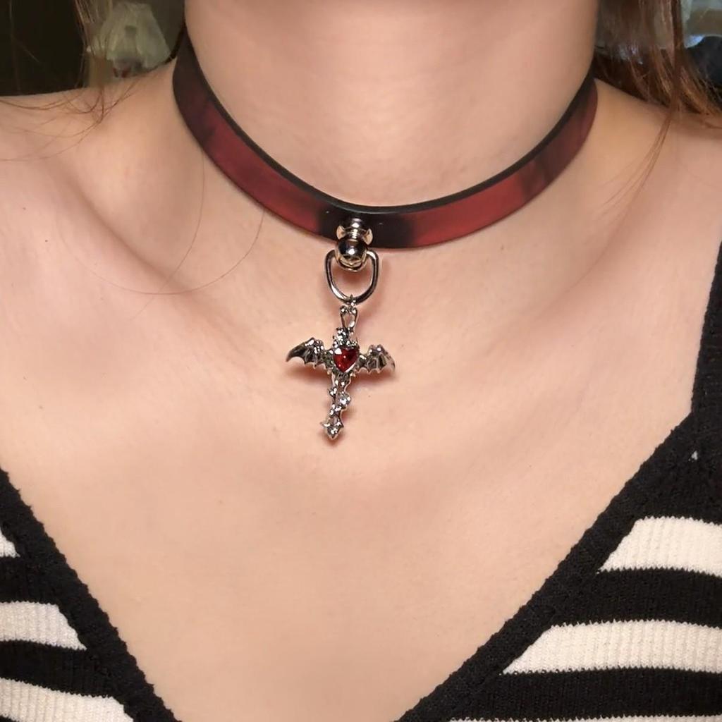 Chique Pittige Meisje Leren Bel Choker Ketting – Uniek Minderheidsontwerp