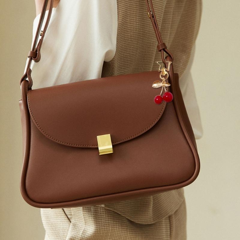 Cherry Bag Pendant Bag Charm Resin Cherry Keyring Fashion Alloy Jewelry Key Accessory Present for Fashion Women Girls