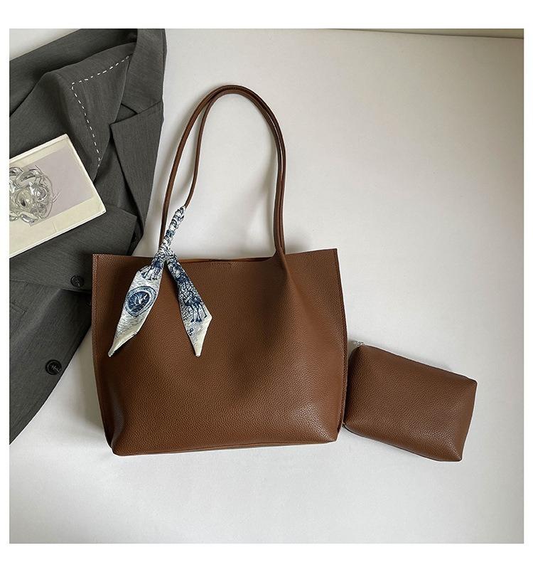 Large capacity Fashionable Ladies' Commuter Style Shoulder Bag Bucket Bag