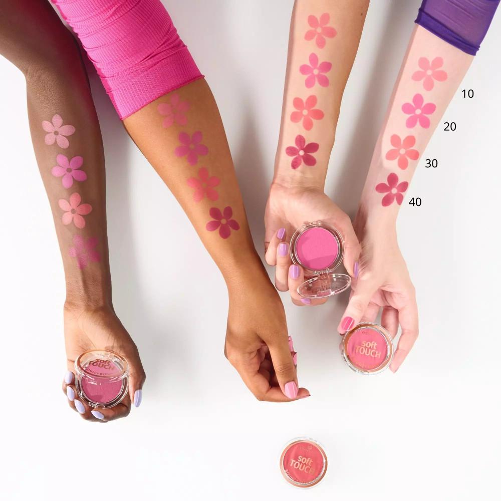 Essence Kremowo-pudrowy róż do policzków Soft Touch Bouncy -