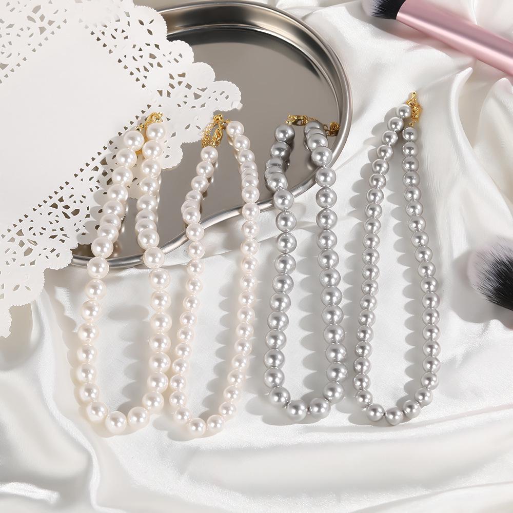 

Elegant Women s Pearl Necklace - High-End Fashion Clavicle & Sweater Chain Jewelry