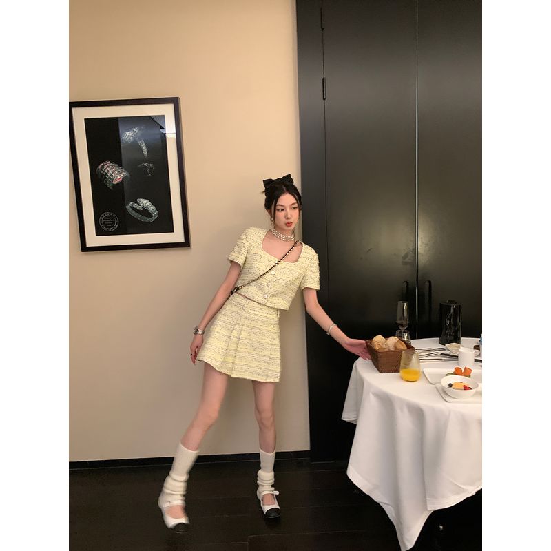 

Район Оуян Классический Стиль Короткая Верхняя Одежда Юбка Пояс Топ-Труба Костюм Женский Летний Нарядный Комплект из Трех Вещей Yellow Suit Tops((In Stock)) S