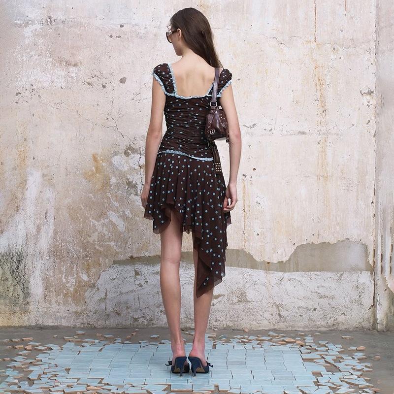 2026 European and American summer new niche slim-fitting waist and thin square neck lace lotus leaf polka dot dress women