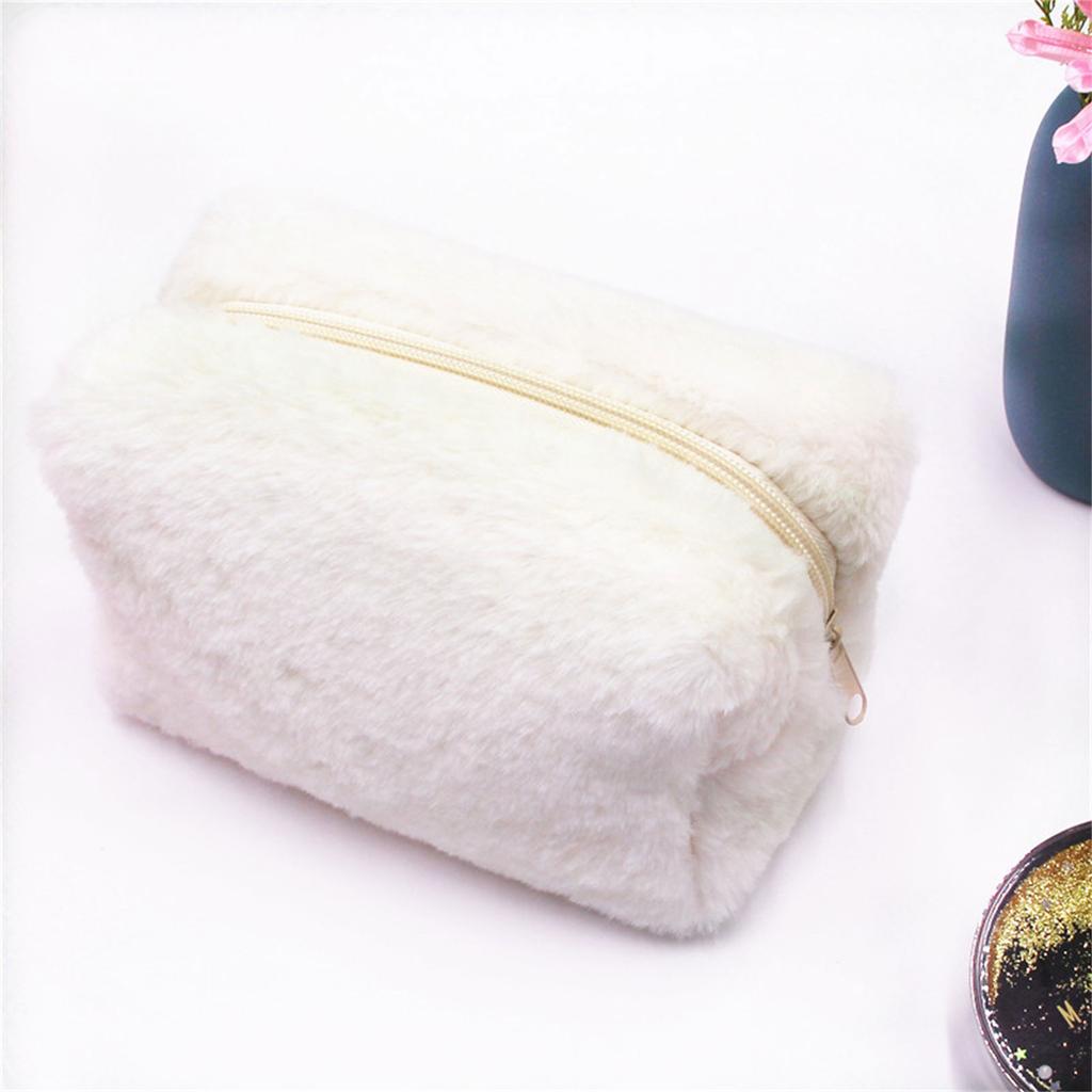 Plush Makeup Bag Soft Polyester Materials for Organizing Cosmetics Fashionable and Practical Designs for Women