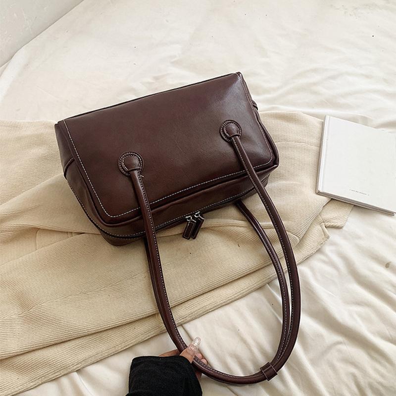 Fashion Handheld Bowling Handbag for Women New Shoulder Large Capacity Commuting Leisure Underarm Bag CLE