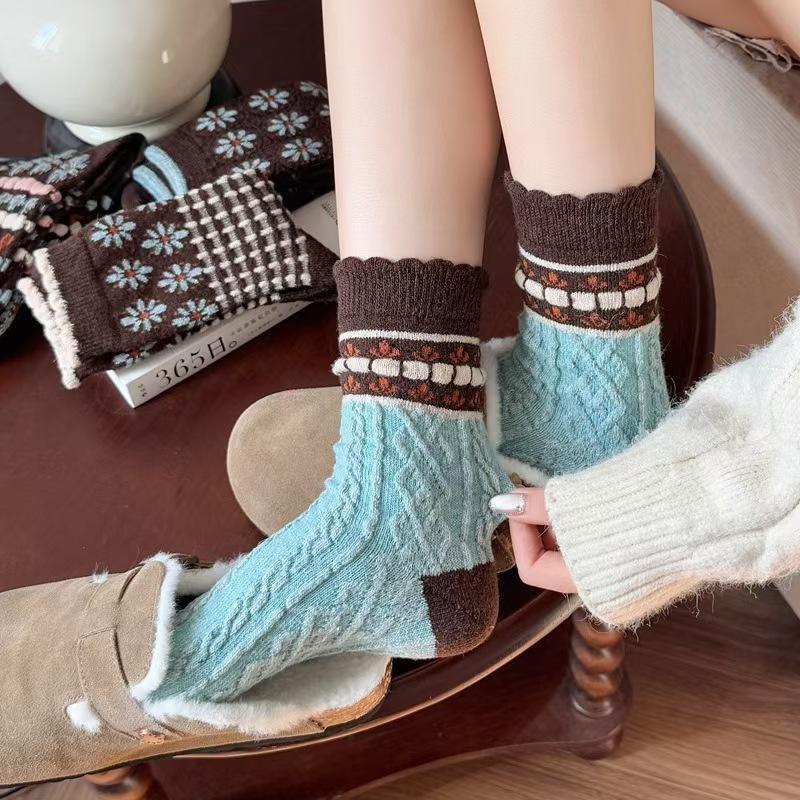 Autumn and Winter Style Woolen Mid-calf Socks, Women's Flower Versatile and Warm Lace Pile Socks