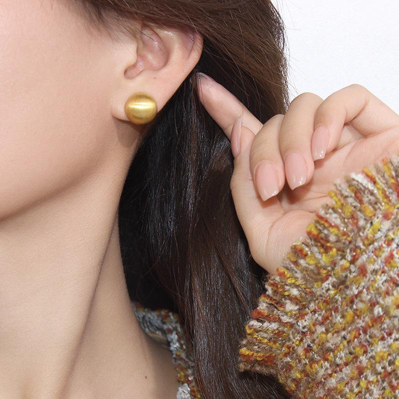 

European and American fashion light luxury matte metal brushed semicircular ball stud earrings niche design sense versatile temperament earrings