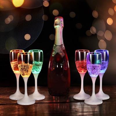 1/6 pezzi LED illuminano bicchieri da vino e champagne bomboniere bicchieri da shot caffè latte whisky bicchieri da bere per barbecue festival multiuso festa