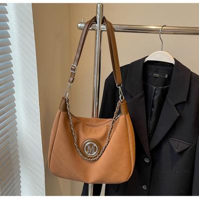 Bolsa feminina de grande capacidade nova outono e inverno versátil design de nicho bolsa mensageiro de ombro único corrente bolsa dumpling