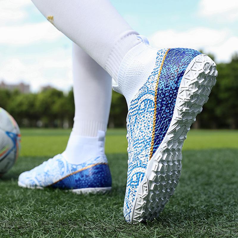 Nowe buty piłkarskie męskie dziecięce buty z korkami duży rozmiar wysokie do kostki uczniowie szkół średnich buty sportowe do treningu i na zawody