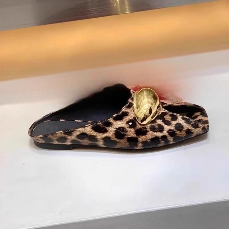 Fashion 2025 Summer Peep Toe Women's Modern Slippers Fashion Square Toe Low Heel Metal Decoration Sandals Outdoor Dress Daily Slippers
