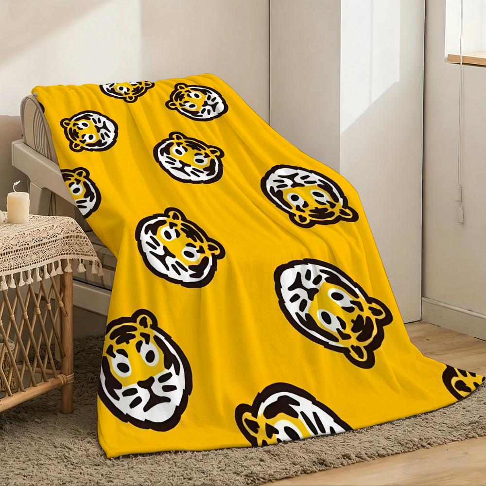 Tiger Throw Lightweight 240g Flannel Blanket Soft Skin-friendly for Summer Cooling