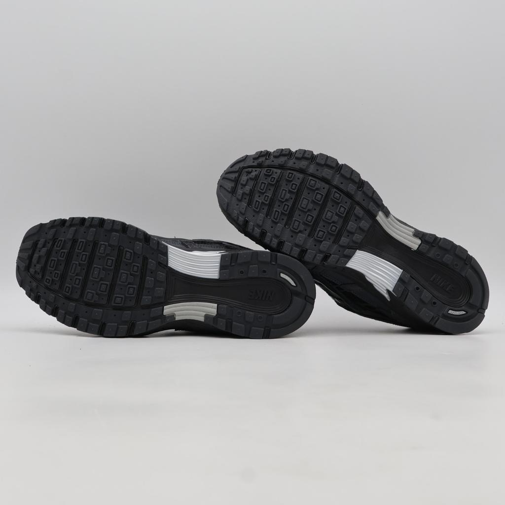 HF0015-002 Nike P-6000 SE Antracit Krom Metallisk Silver Svart (Herr)