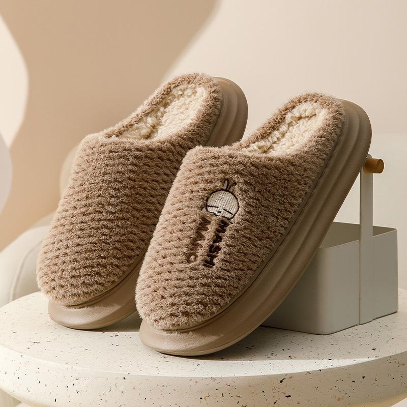 

Хлопковые тапочки женские зимние на толстой подошве нескользящие домашние бытовые теплые и бархатные комнатные парные зимние тапочки мужские 44-45 yards темно-коричневого