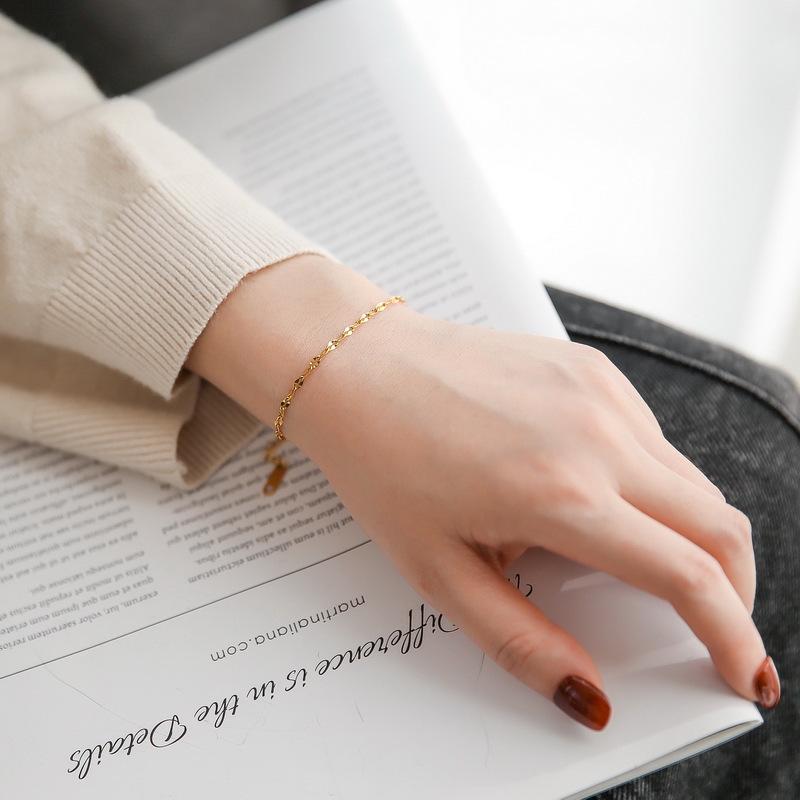 Elegant 18K Gold Titanium Steel Bracelets: European & American Fashion, Non-fading, Women's Versatile Personality Hand Jewelry