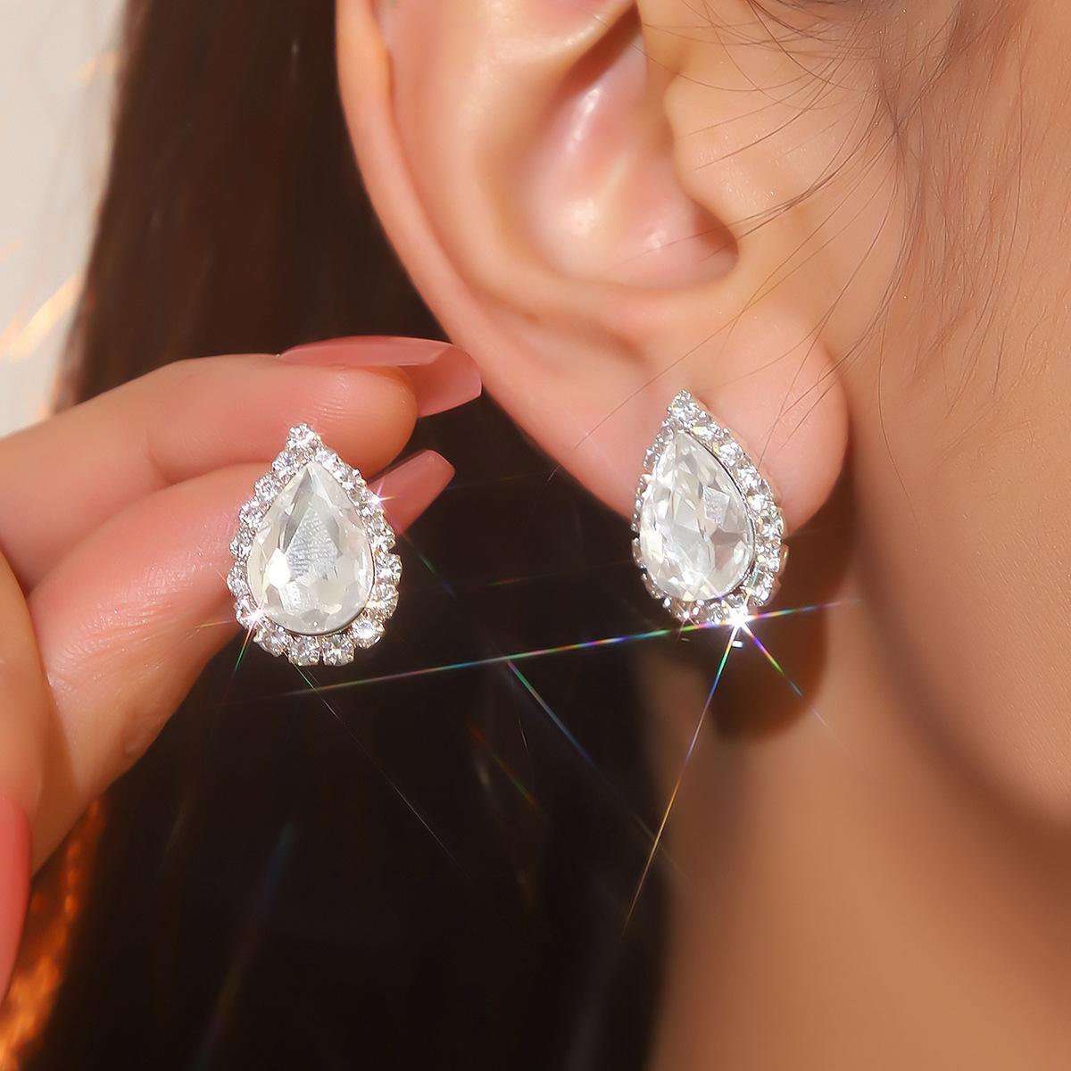 

Высококачественные роскошные серьги в форме капли воды, модные универсальные серьги со стразами, женские серьги