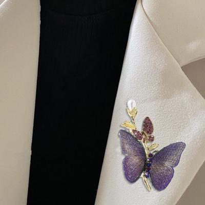 Rhinestone Butterfly Brooch for Women Faux Pearl Butterfly Insect Lapel Pin Sparkly Animal