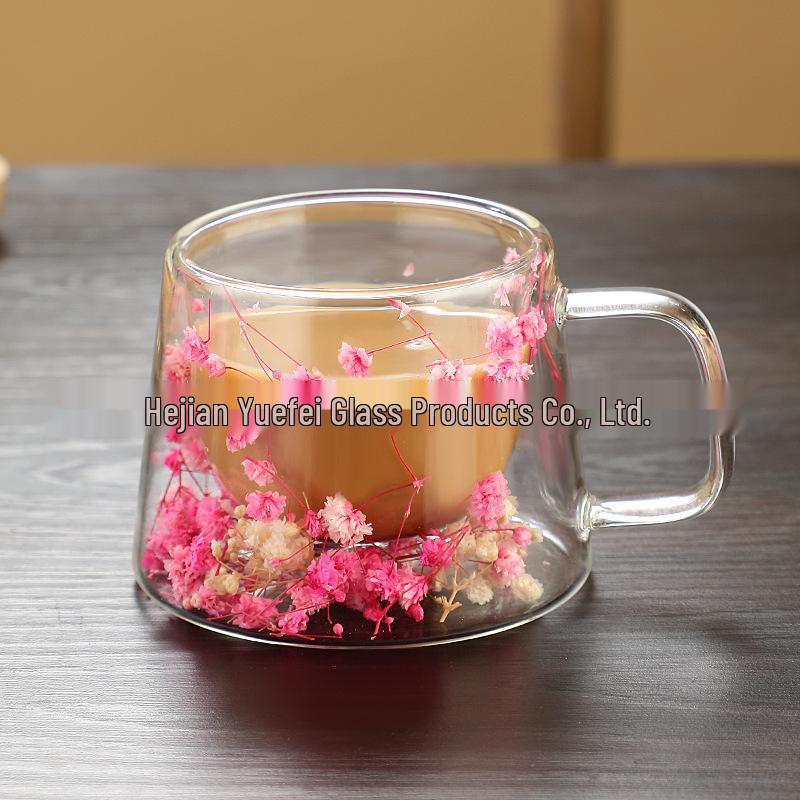 Elegant Double-Layer Glass Cup with Real Flower Design - Perfect for Coffee or Water, Made from High-Quality Borosilicate.
