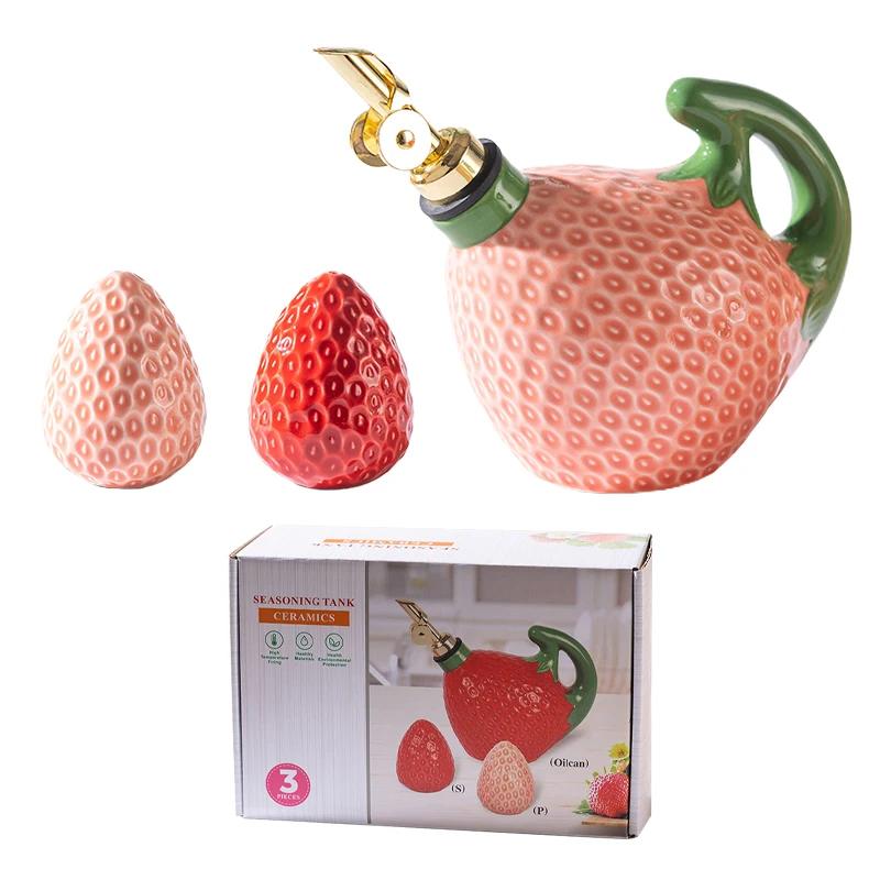 Strawberry modeling cooking ceramic seasoning jar oil bottle soy sauce vinegar pot home creative kitchen salt jar pepper bottle.