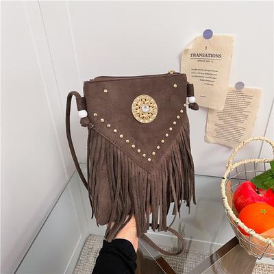 Damen Herbst- und Winter Weiden-Nagel Fransen Tasche Umhängetasche Trendy Mode Retro Matte Tasche
