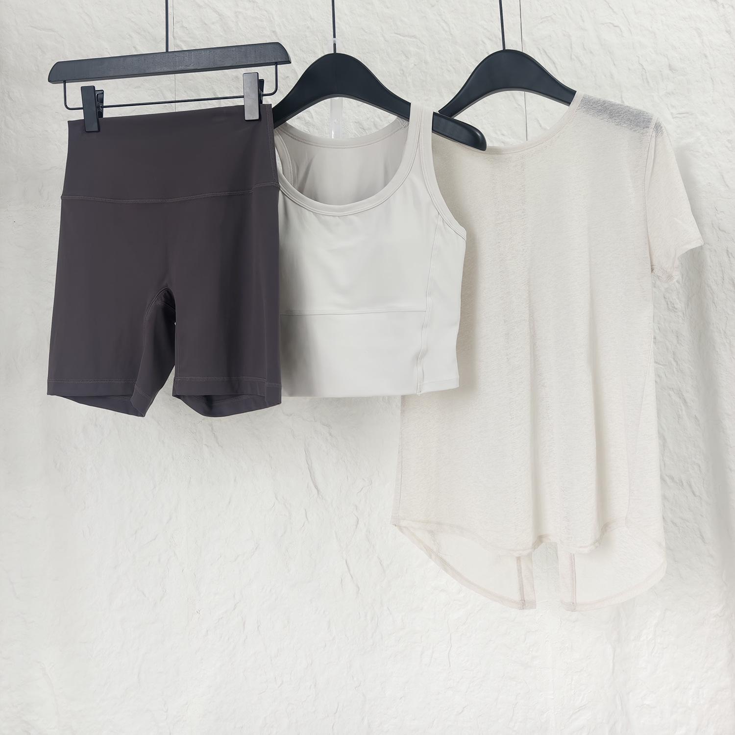 

Women s Nude Feel Yoga Set: Three-Quarter Shorts, Long Vest, Quick-Drying Short Sleeve Medium