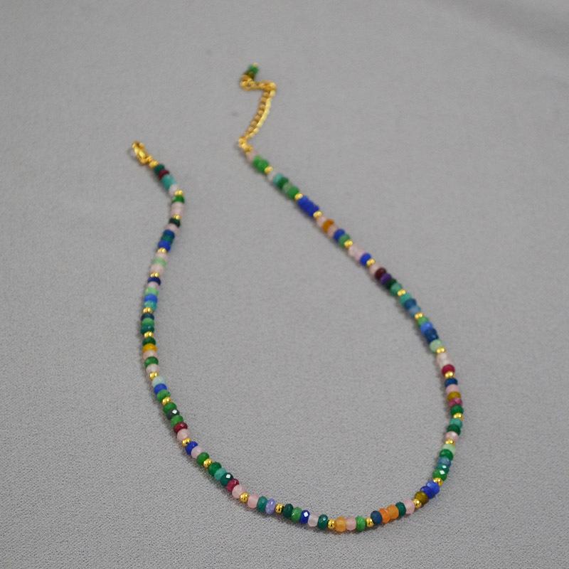 

Красочное ожерелье в богемном стиле из многослойных нитей с бусинами из натурального камня