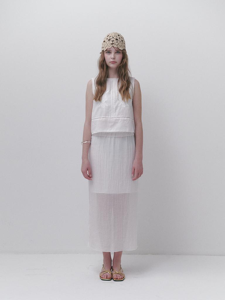 Sasaeoleubis Sheer Long Skirt White