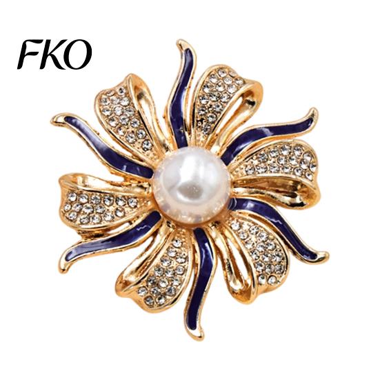 Oxidation Resistant Brooch Oil Dripping Rhinestone Flower Brooch, Faux Pearl Lapel Pin, Non-fading Sweater Cardigan Coat Clothing Accessories, Jewelry
