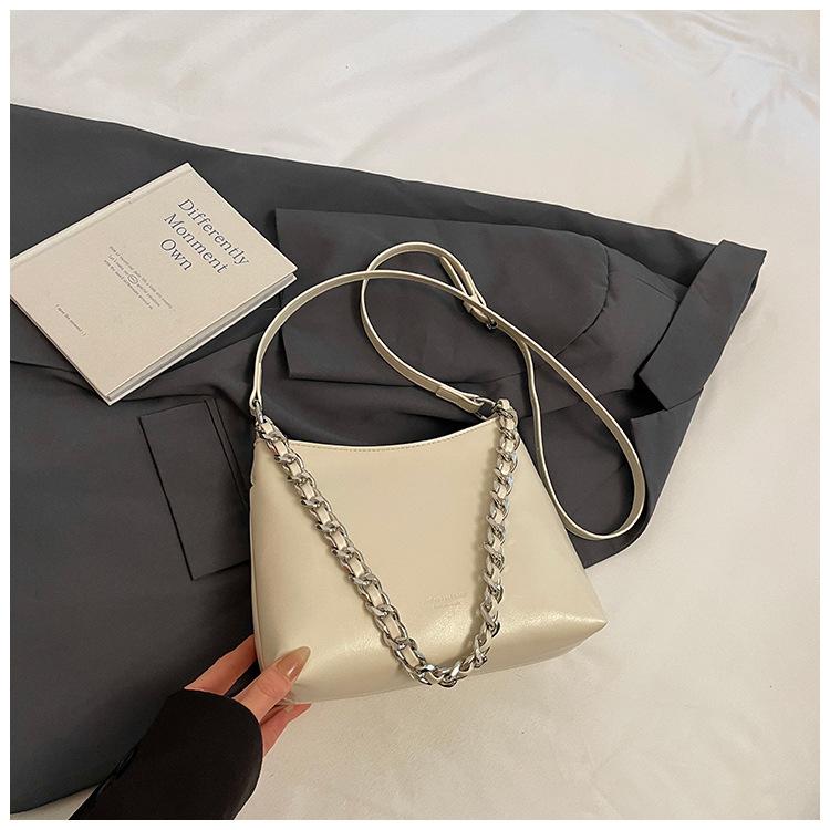 Chain Underarm Bag Women's Fashion Bucket Bag 2025 New Simple Niche Casual Shoulder Messenger Bag