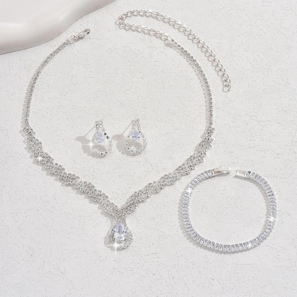Módní Sada Náhrdelníku Náušnic Náramku s Nahým Diamantovým Zirkonem Pro Ženy Super Třpytivá Plně Diamantová Třídílná Sada