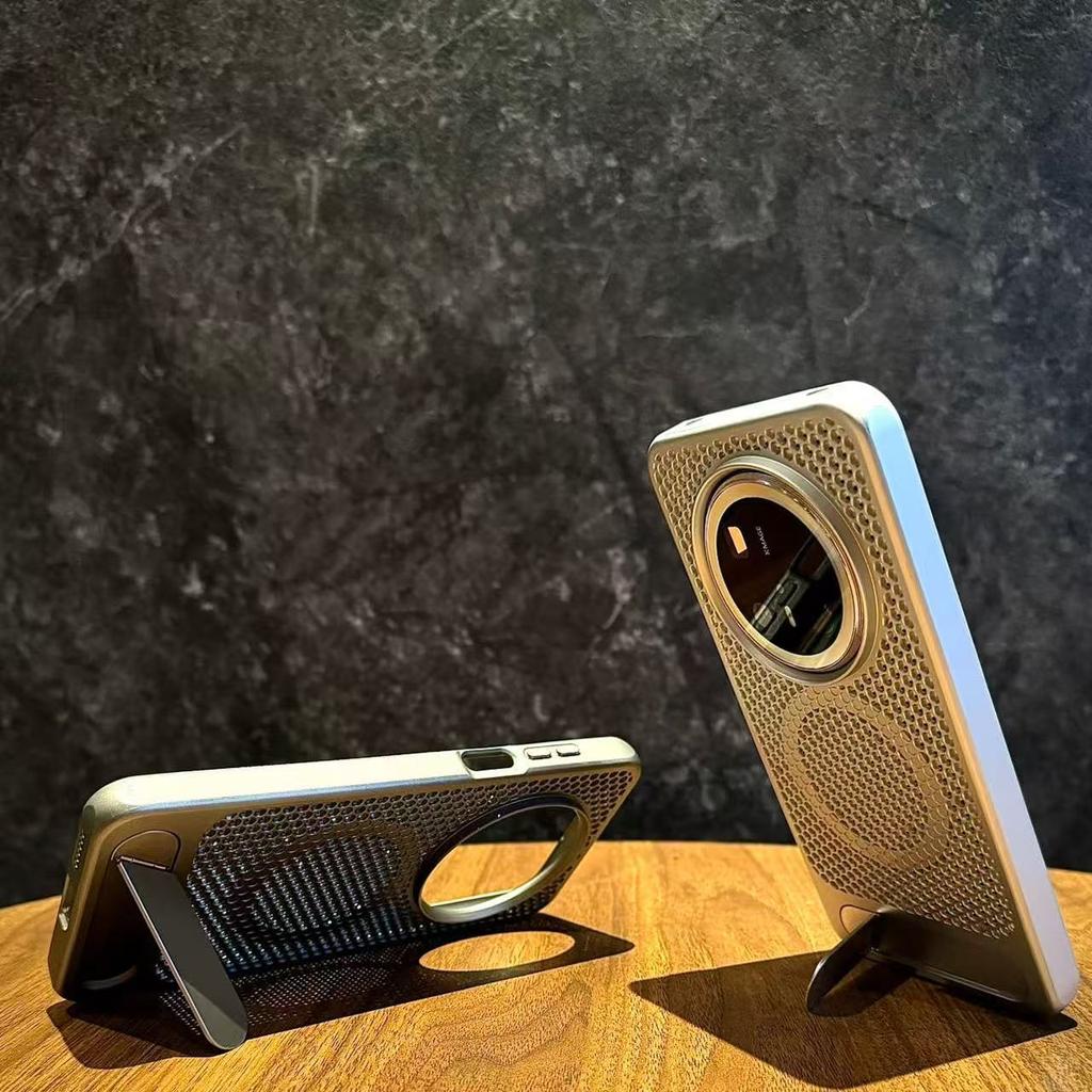 Suitable for Huawei Mate70Pro Metallic Paint Hollow Honeycomb Heat Dissipation Magnetic Pura70 Invisible Bracket Mobile Phone Case