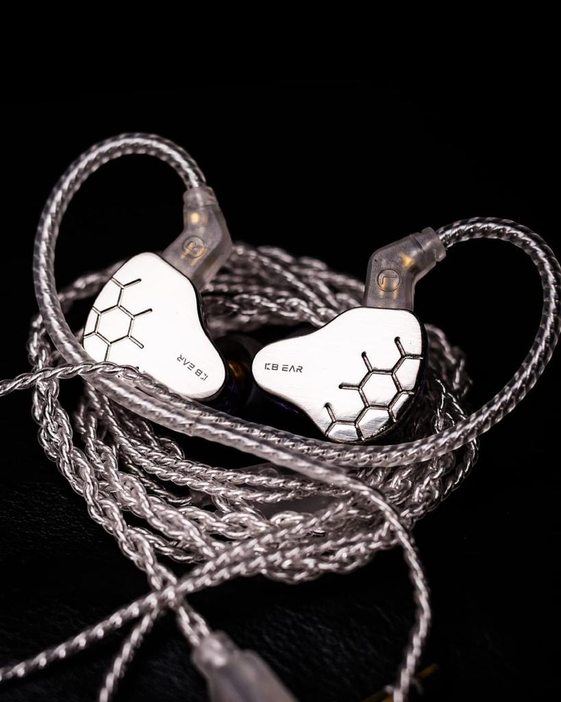 Wired Sound Good Balance of and Low High Resolution Enhanced High Sound Hybrid Monitor HIFI Sound Silver Compatible with Multiple Devices for