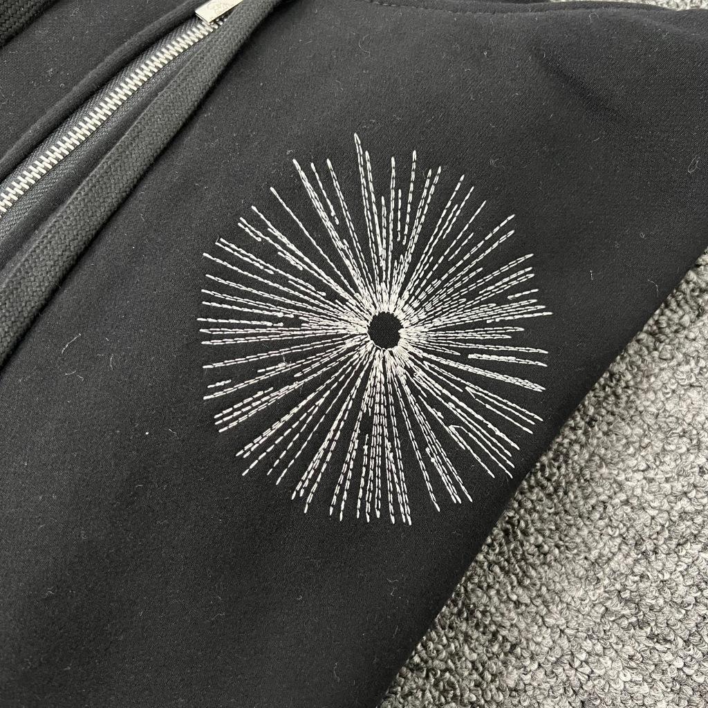 Derschutze Awakening V2 Kapuzenpullover mit Reißverschluss und Stickerei