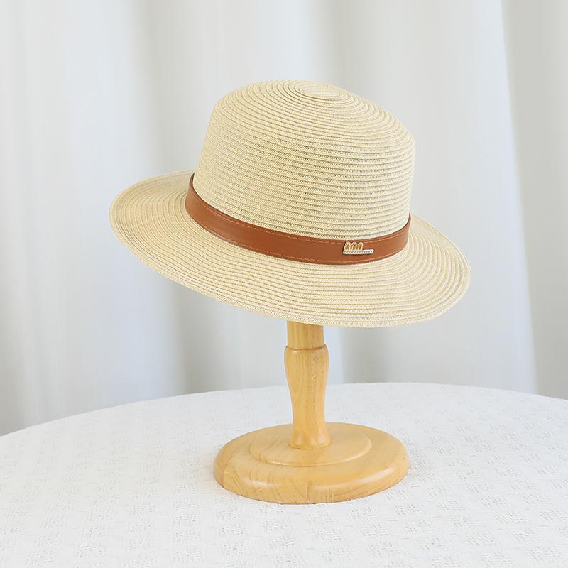 Summer beach trip sun hat for women with a high-end feel, straw woven large brim sun hat, French flat top grass hat