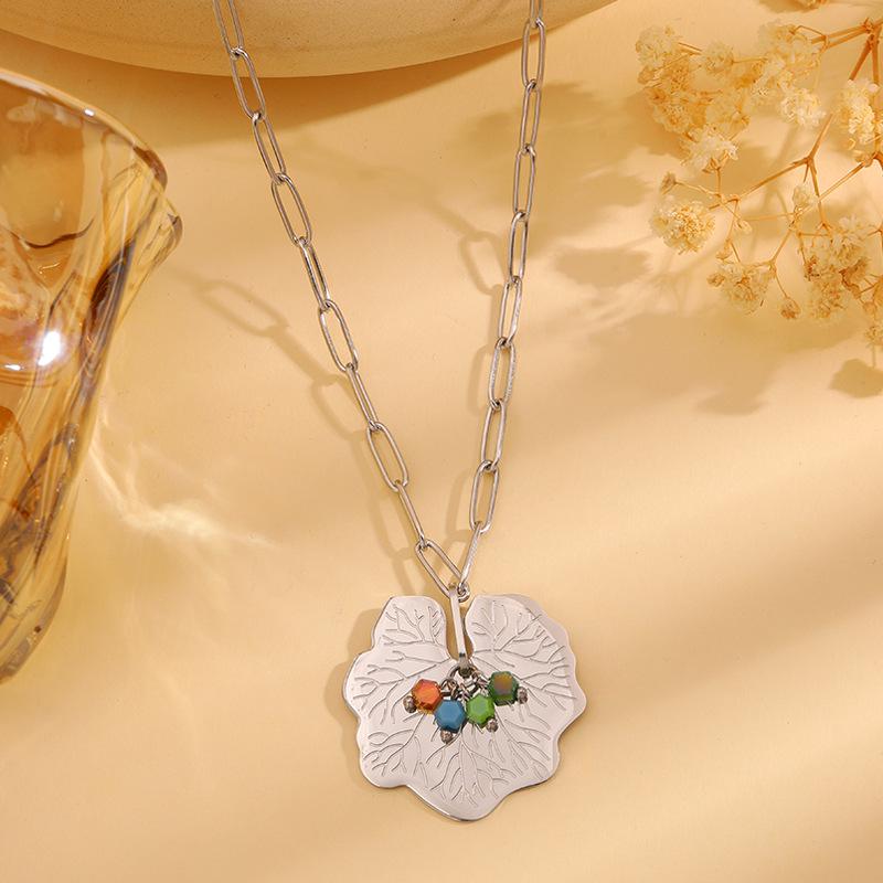 

French Retro High-end Women s Stainless Steel Leaf Pendant Necklace