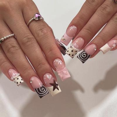 Franska Fyrkantiga Medel Långa Nageltippar med Sött Rosettmönster