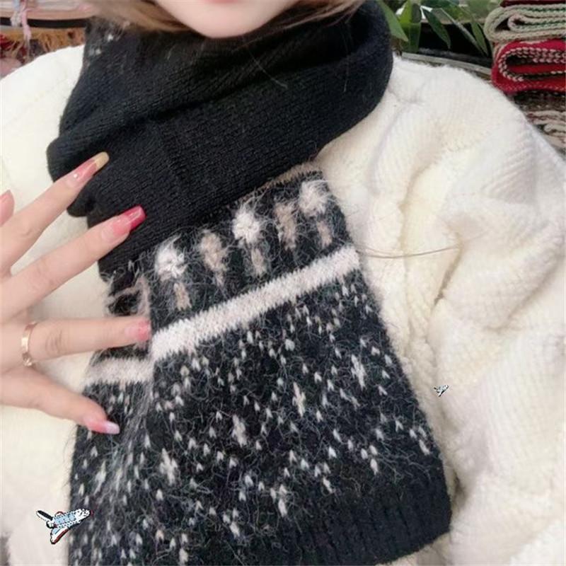 Korean Style New Soft Waxy Wool Blended Knitted Pattern Scarf for Women Autumn and Winter Korean Style High End Warm and Versatile Scarf